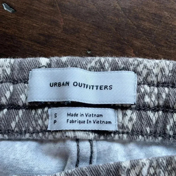 Urban Outfitters snakeskin print pants Zip front Drawstring at waist Size S - Picture 4 of 14